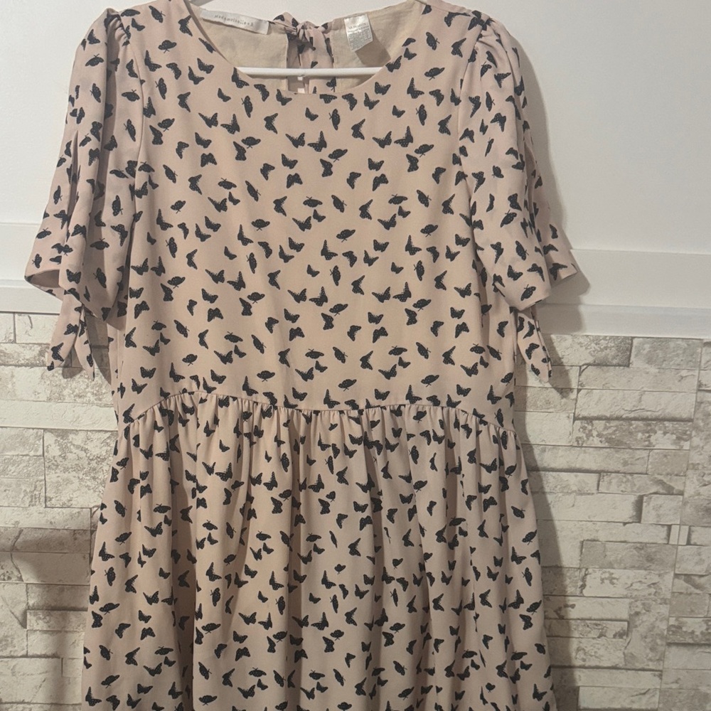 5 for $30 Elegant Beige and Black Patterned Dress